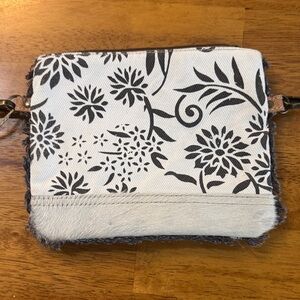 Elegant Black and White Floral Clutch